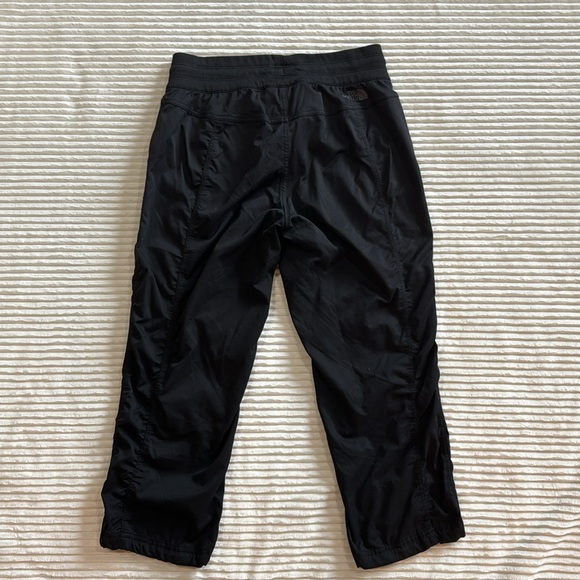 The North Face Black Cropped Lightweight Pants Joggers Small - Picture 11 of 15